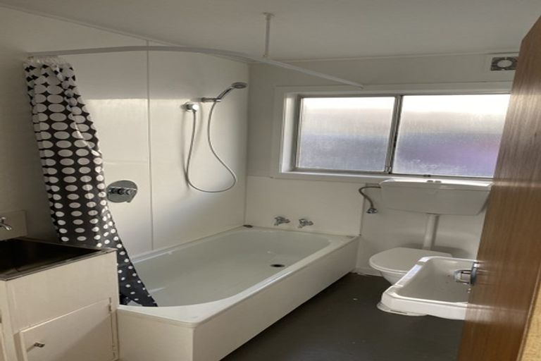 Photo of property in 9/8 Oxford Street, Tawa, Wellington, 5028