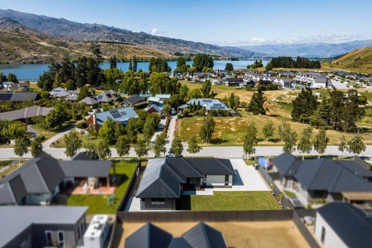 Photo of property in 9 Pisa Moorings Road, Mount Pisa, Cromwell, 9383