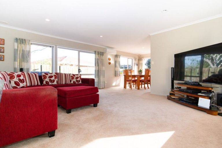 Photo of property in 3/14 Milton Road, Orewa, 0931