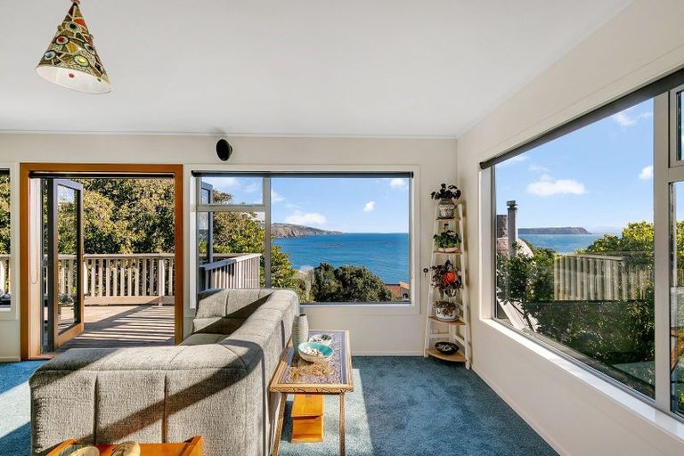 Photo of property in 3a Roys Road, Plimmerton, Porirua, 5026