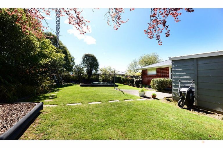 Photo of property in 15 Oxford Street, Waimate, 7924