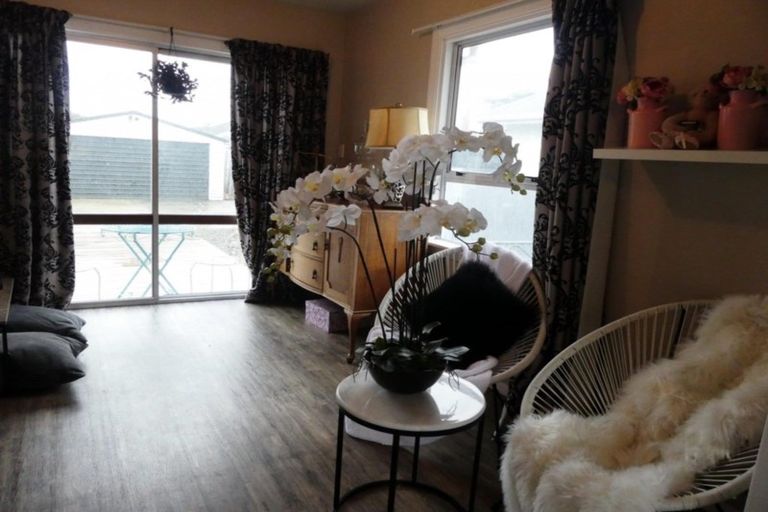 Photo of property in 121 Pages Road, Wainoni, Christchurch, 8061