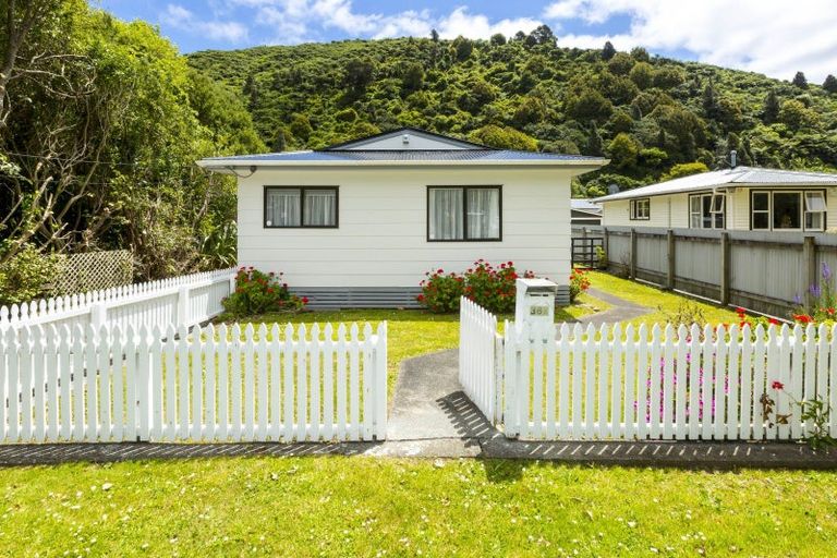 Photo of property in 36a Black Beech Street, Birchville, Upper Hutt, 5018
