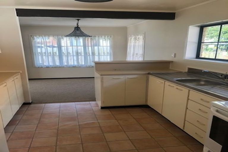 Photo of property in 1/150a Prince Regent Drive, Half Moon Bay, Auckland, 2012