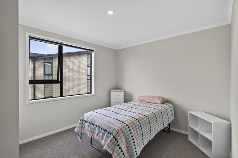 Photo of property in 15 Discovery Place, Marfell, New Plymouth, 4310