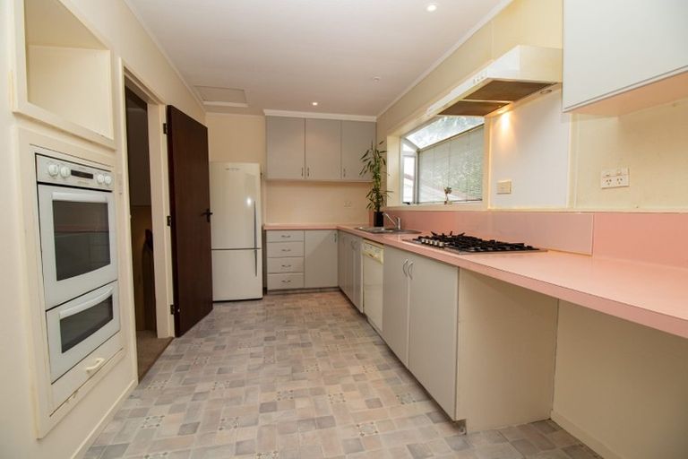 Photo of property in 17 Peterhouse Street, Tawa, Wellington, 5028