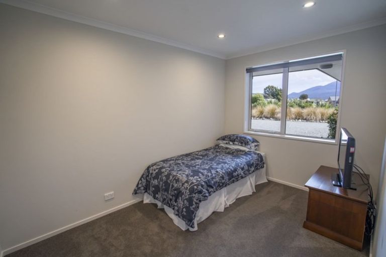 Photo of property in 43 Pukutahi Drive, Te Anau, 9600