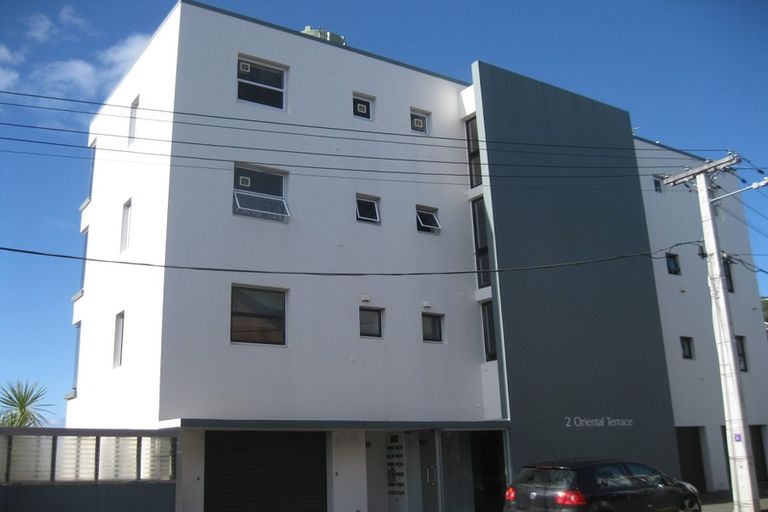 Photo of property in 7/2 Oriental Terrace, Mount Victoria, Wellington, 6011