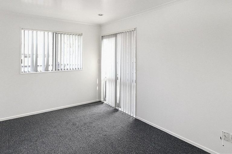 Photo of property in 5 Whekau Drive, Takanini, 2112