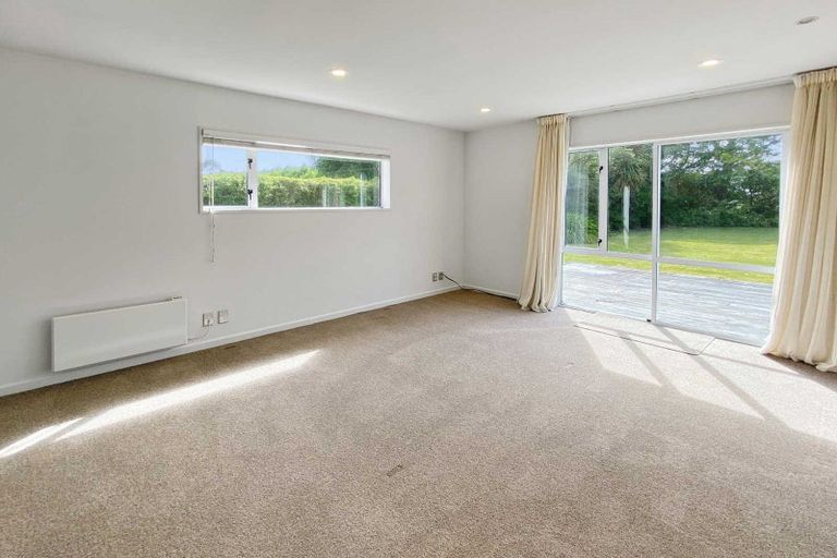 Photo of property in 533 Johns Road, Harewood, Christchurch, 8051