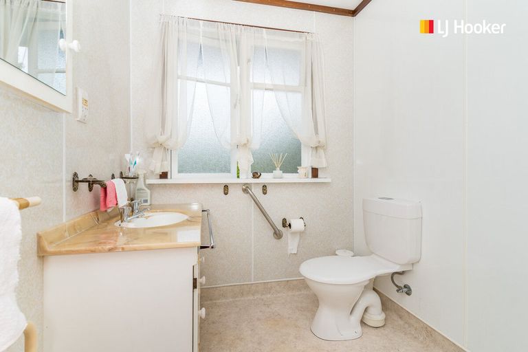 Photo of property in 35 Glen Road, Mornington, Dunedin, 9011