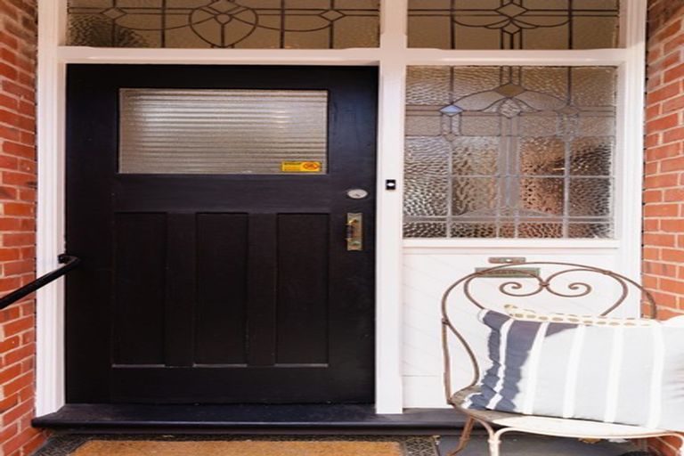 Photo of property in 33 Beach Street, Saint Clair, Dunedin, 9012