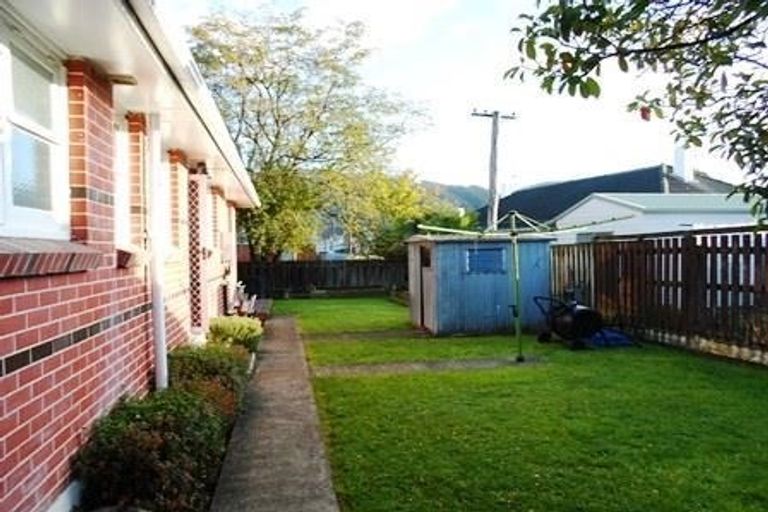 Photo of property in 1 Field Street, Silverstream, Upper Hutt, 5019