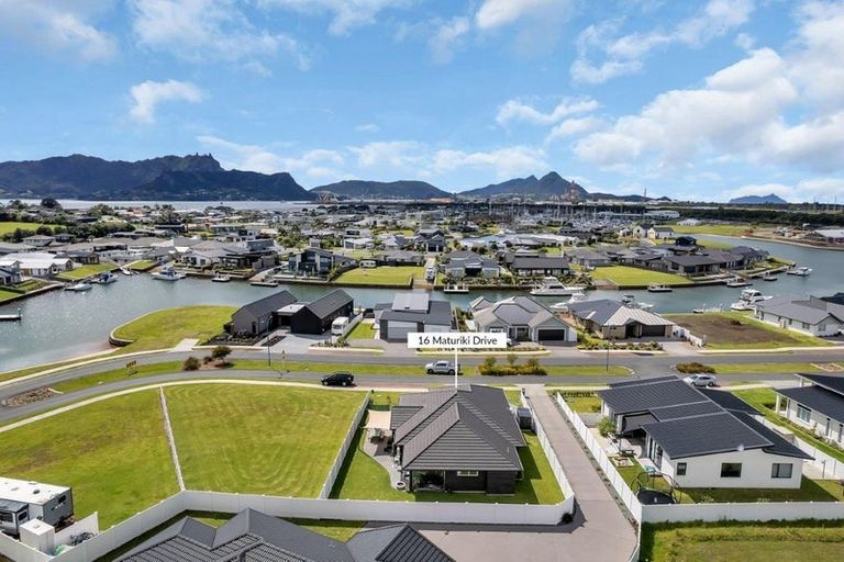 Photo of property in 16 Maturiki Drive, One Tree Point, 0118