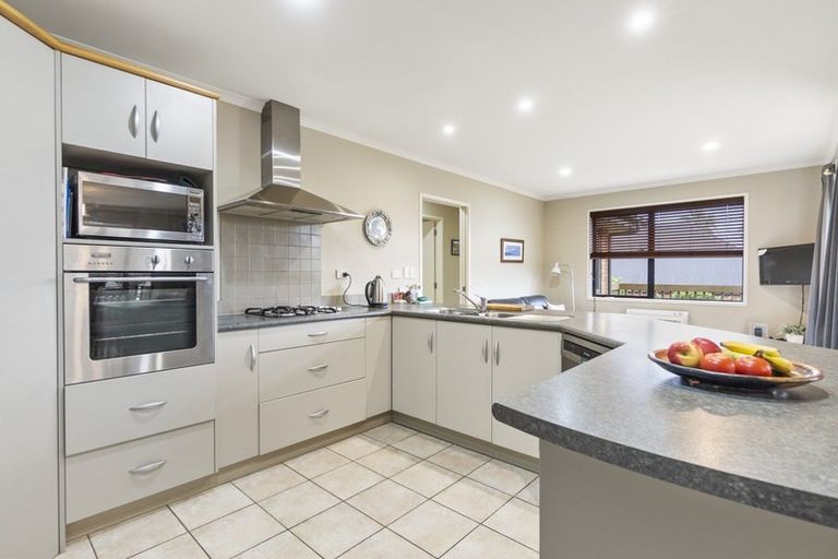 Photo of property in 99 Rototuna Road, Rototuna, Hamilton, 3210