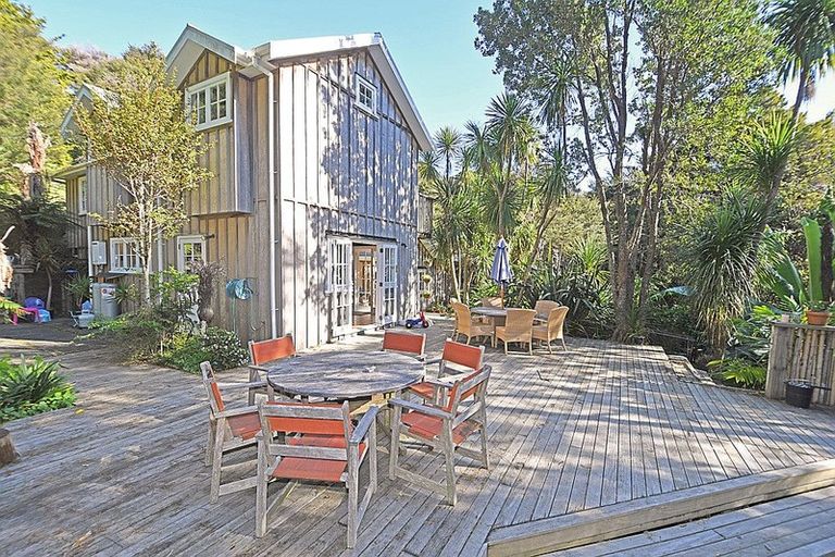 Photo of property in 92 Frost Road, Leigh, Warkworth, 0985