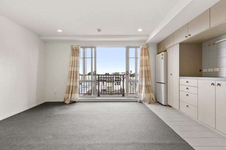 Photo of property in 3k/3 Keystone Avenue, Mount Roskill, Auckland, 1041