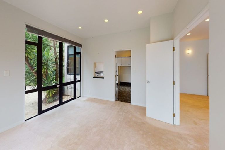 Photo of property in 65 Nevay Road, Miramar, Wellington, 6022