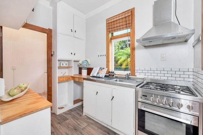 Photo of property in 2/55 Chislehurst Street, Henderson, Auckland, 0612