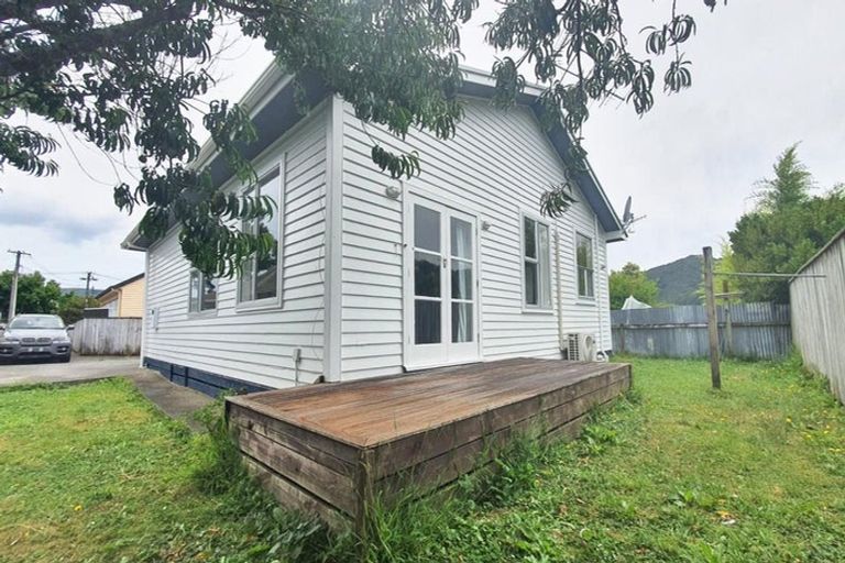 Photo of property in 18a Bush Street, Naenae, Lower Hutt, 5011