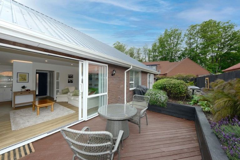 Photo of property in 2/11 Ludecke Place, Sockburn, Christchurch, 8042