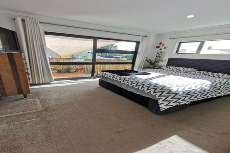 Photo of property in 21a Kirrie Avenue, Te Atatu South, Auckland, 0610