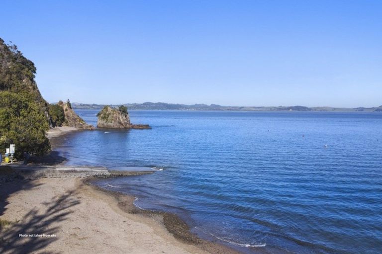 Photo of property in 50 Du Fresne Place, Russell, 0202