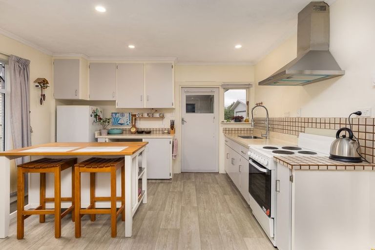 Photo of property in 16 Edward Street, Waimate, 7924