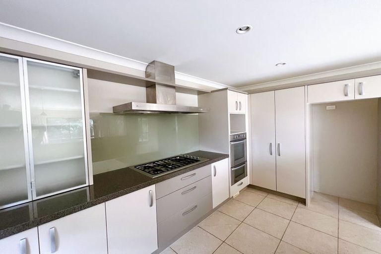 Photo of property in 9 Laurel Oak Drive, Schnapper Rock, Auckland, 0632