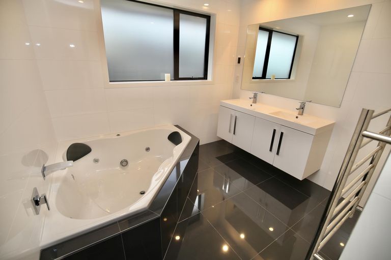 Photo of property in 73 Mataroa Crescent, Flagstaff, Hamilton, 3210