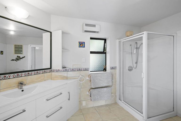 Photo of property in 18 Rockview Place, Mount Pleasant, Christchurch, 8081