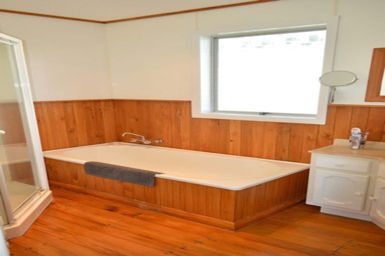 Photo of property in 2b Mahoe Street, Otaki Beach, Otaki, 5512