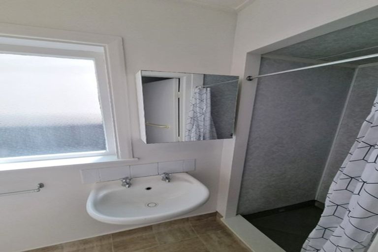 Photo of property in 80 Roxburgh Street, Mount Victoria, Wellington, 6011