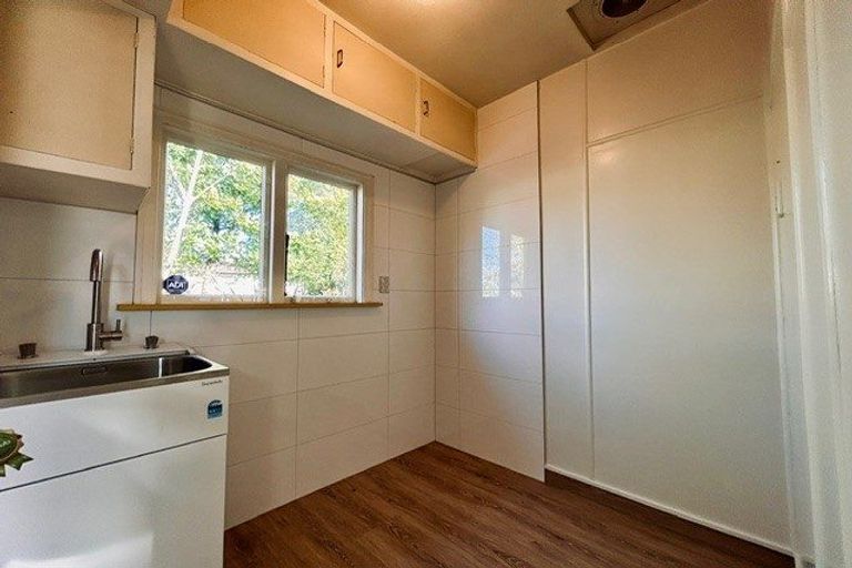 Photo of property in 1/98 Memorial Avenue, Ilam, Christchurch, 8053