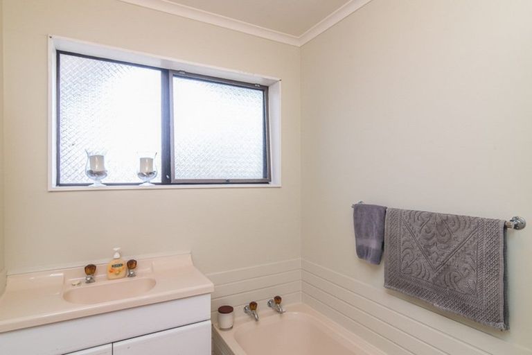 Photo of property in 43a Andrew Street, Waikanae, 5036