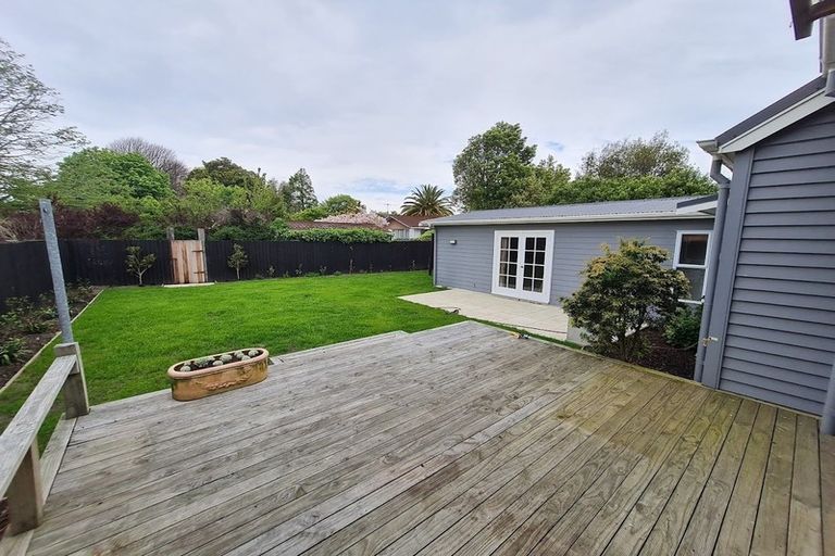 Photo of property in 43 Pitcairn Crescent, Bryndwr, Christchurch, 8053