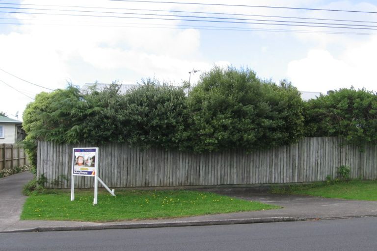 Photo of property in 2/163 Rathgar Road, Henderson, Auckland, 0610