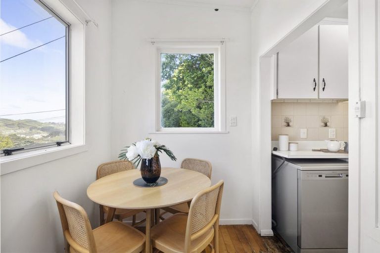 Photo of property in 19 Whaui Street, Vogeltown, Wellington, 6021