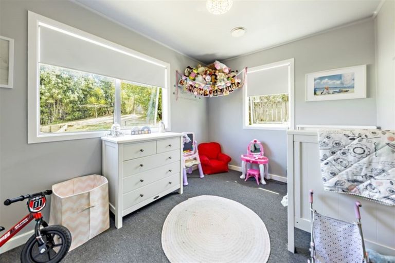 Photo of property in 18 Matipo Drive, Tuakau, 2121