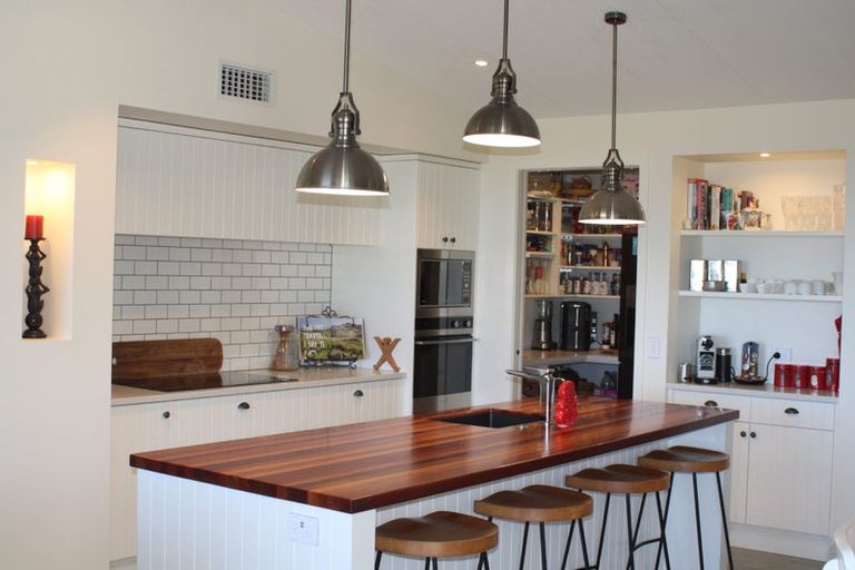 Photo of property in 204 Eskridge Drive, Eskdale, Napier, 4182