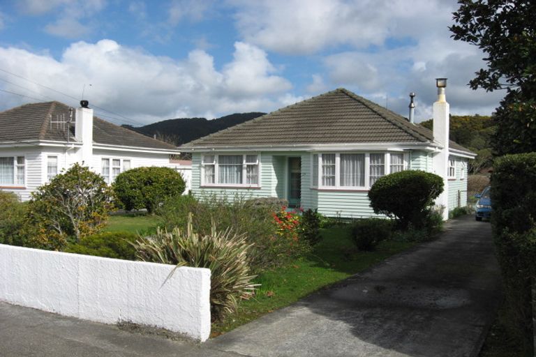 Photo of property in 29 Wellington Road, Wainuiomata, Lower Hutt, 5014