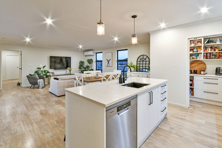 Photo of property in 24 Calder Crescent, Pokeno, 2402