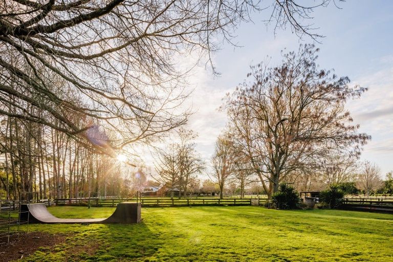 Photo of property in 35 Woodside Road, Matangi, Hamilton, 3284