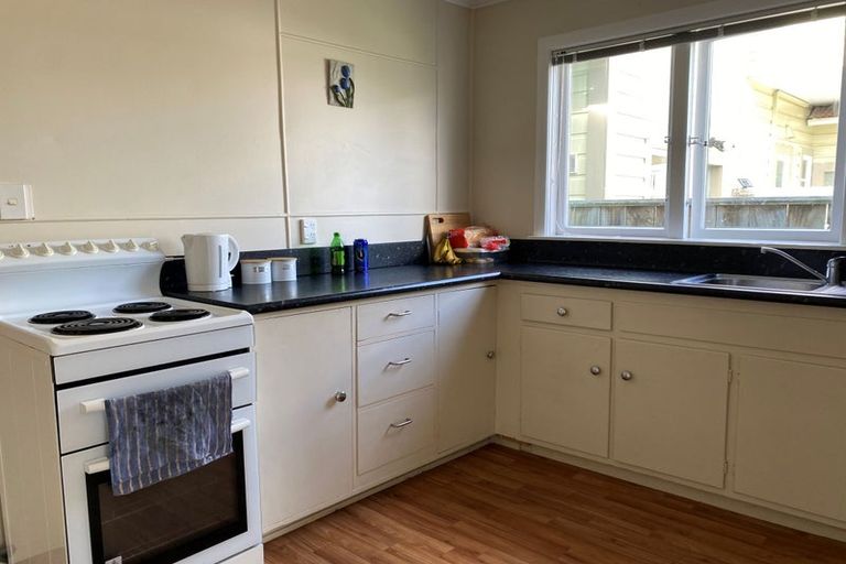 Photo of property in 37 Plunket Avenue, Petone, Lower Hutt, 5012