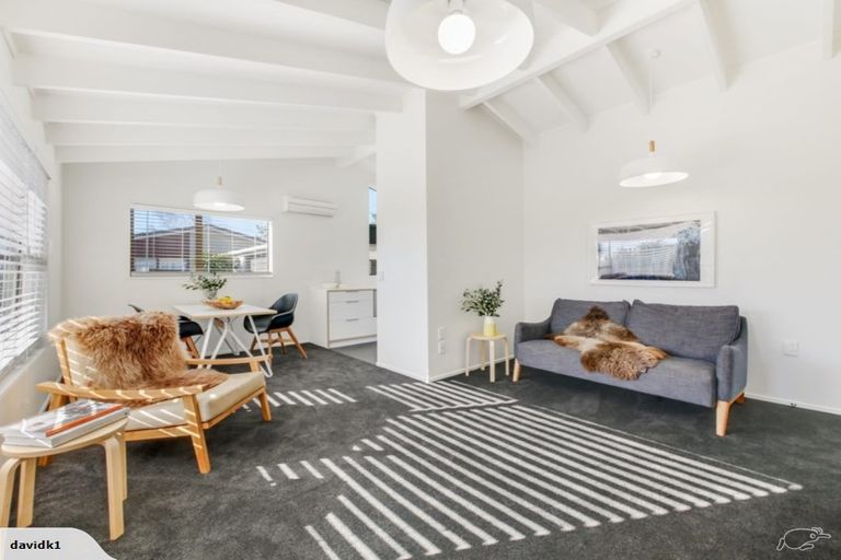 Photo of property in 2/11 Taupata Street, Redcliffs, Christchurch, 8081