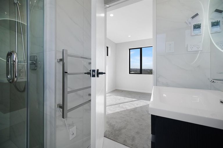 Photo of property in 126c Coronation Road, Hillcrest, Auckland, 0627