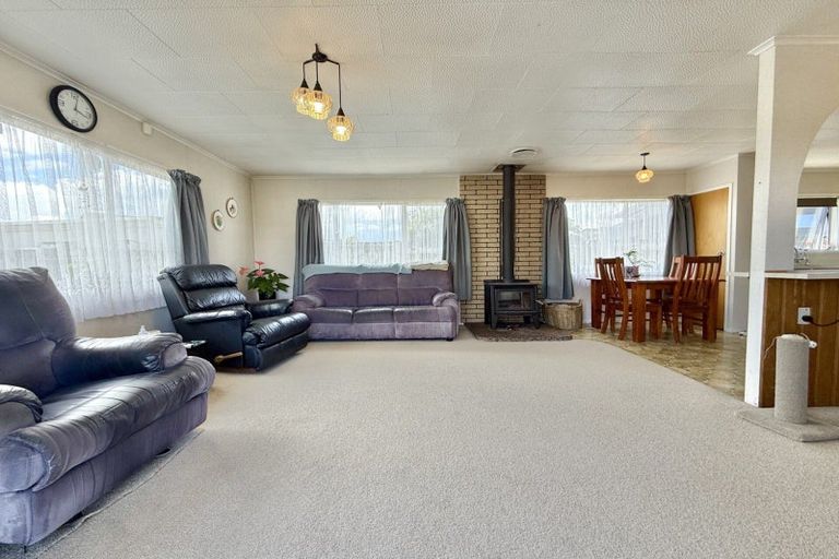 Photo of property in 12 Wairoa Place, Tokoroa, 3420