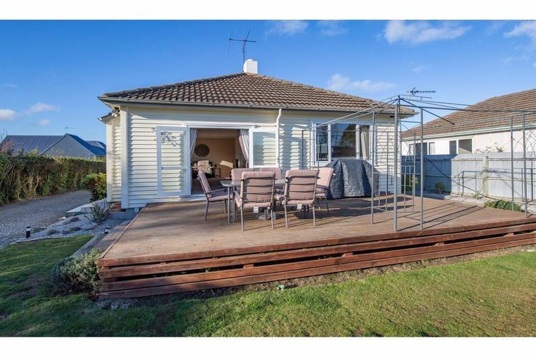 Photo of property in 8 Lindon Street, Rangiora, 7400