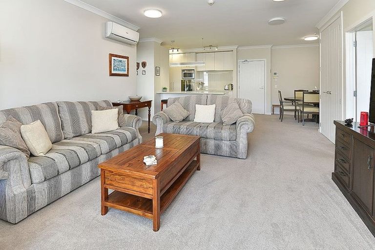Photo of property in 90 Rewa Rewa Lane, Orewa, 0931