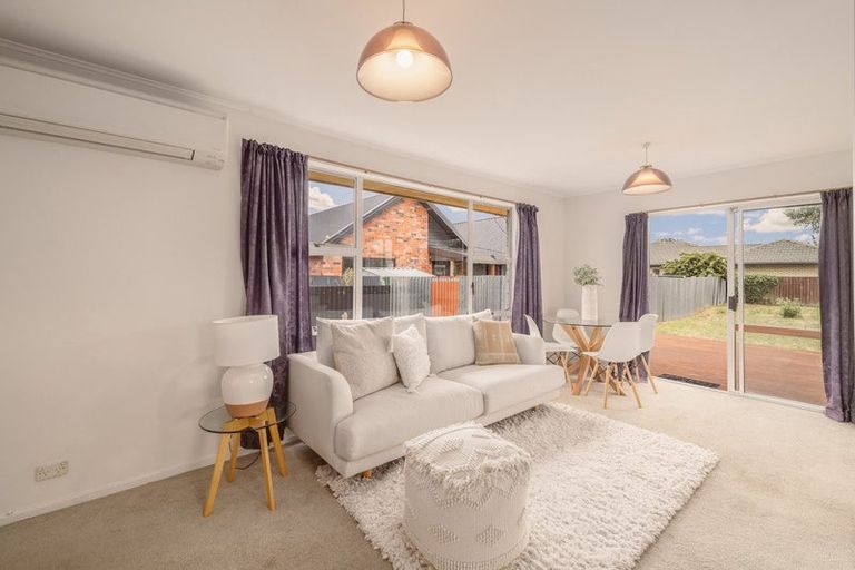 Photo of property in 2/25 Sylvia Street, Parklands, Christchurch, 8083